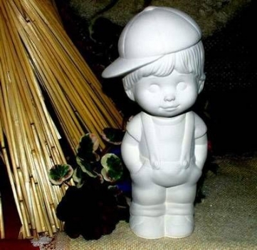 Junge mit Mütze – 20 cm hoch – Schrühware - Sonderangebot