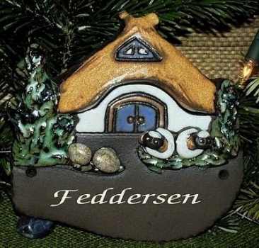 Töpfer-Türschild – Heidehaus - klein – 18 x 15 cm – dunkelbraun – aufwändiges Relief – Handarbeit