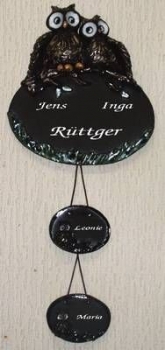 Töpfer-Türschild – Eulen-Duo mit 2 Anhängern – 18 x 36 cm – Reliefbild – aufwändige Handarbeit