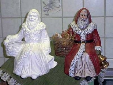 Regalweihnachtsmann mit Korb – 17,5 cm hoch - Schrühware
