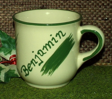 Tasse creme-weiß aus Keramik - Dekor Daniel  grün - Becher mit festem Text : Benjamin