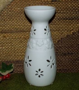 Keramik-Duftlampe – weiß mit Blütenornamenten