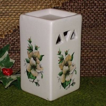Keramik-Duftlampe – creme - mit Blüten-Motiven – inkl. Duftöl – Handarbeit – Unikat