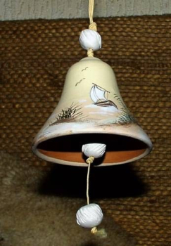 Preview: Keramik-Glocke mit Klöppel und Band – 6 cm hoch – 6,4 cm unterer Ø - rundum handbemalt - Segelboot