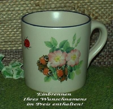 Keramik-Tasse  - Becher mit Wunschname – Motiv: 1 x Schmetterlinge & Rosen 75 mm