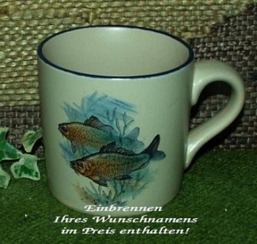 Keramik-Tasse  - Becher mit Wunschtext – Motiv: 1 x Fisch – Karpfen