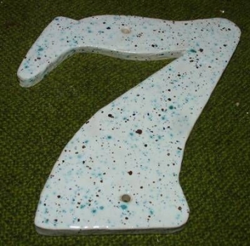 Hausnummer - Keramik weiß mit blaubeigen Sprenkeln - 7