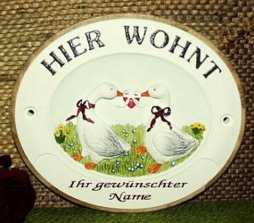 Keramik-Türschild mit Wunschtext – Relief mit braunem Rand – Gänsepaar mit Herz – 18 x 15,5 cm – Handarbeit – Restbestand