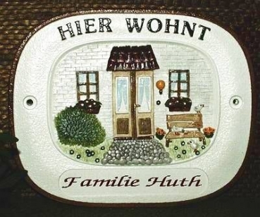 Keramik-Türschild mit Wunschtext – Relief mit braunem Rand – Vorgarten mit Bank – 18 x 15,5 cm – Handarbeit – Restbestand