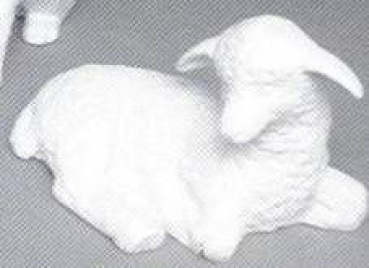 Schaf - ruhend - 28 cm lang - Schrühware