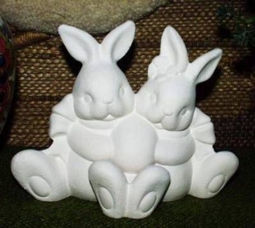 Easter Cuddle Bunnies – Osterhasen-Paar - 14 cm hoch - 17,5 cm breit - Schrühware