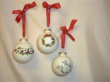 Christbaum-Kugeln im 3er-Set – je 9 cm – Schrühware