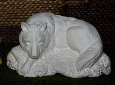 Wolf - liegend - 13 cm lang - Schrühware