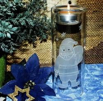 Teelicht-Leuchter aus Glas mit Weihnachtsmotiv