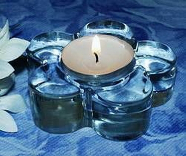 Teelicht-Halter aus Glas - Blütenform - klar  - 8,2 cm - schlicht und edel