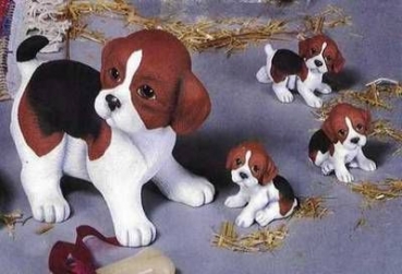 Laufender Hund 14 cm hoch - mit drei Welpen bis 7,6 cm – Schrühware