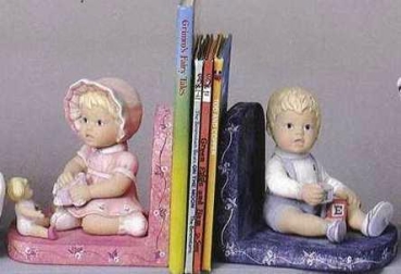 Buchstützen mit Kleinkindern im 4er-Set – 15, 16 und 17,5 cm – Schrühware