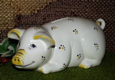 Sparschwein - liegendes Schwein – 19 cm lang - mit hochwertigem Metallschloss und Schlüssel – Schrühware