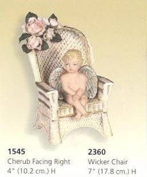 Putte klein im Sessel - 10,2 cm und 17,8 cm hoch – Schrühware