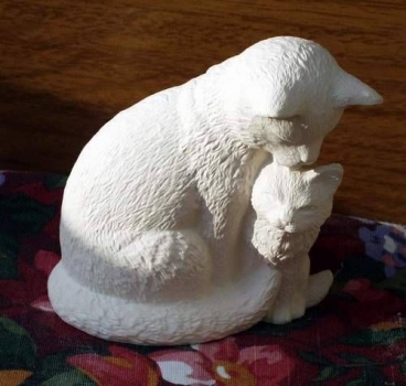 Katze mit Jungem – klein - 10 cm hoch - Schrühware