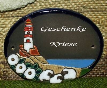 Keramik-Türschild – Drei Schafe vor Leuchtturm – 14,5 x 12 cm – Schriftfeld braun – Handarbeit