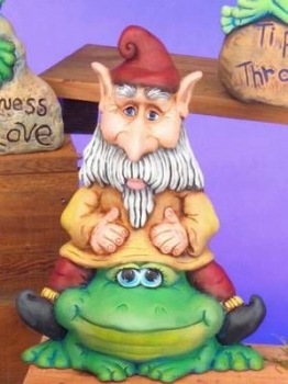 Troll Theo mit Frosch – 33 cm hoch - Schrühware