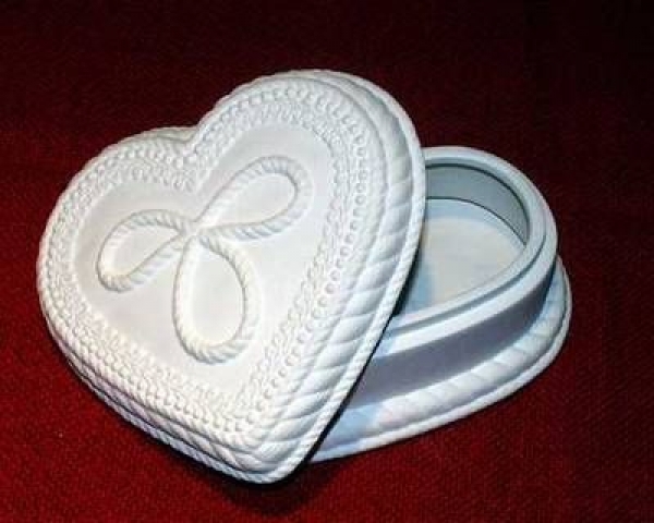 DONAS-Gießform - neu - Herzdose mit Kordelverzierungen – 15 cm Durchmesser - USA