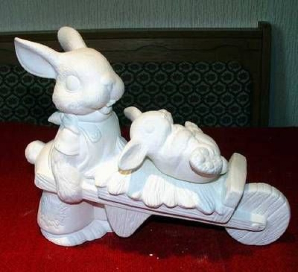 Hase mit Schubkarre - Schrühware