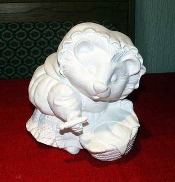 Igelmama mit Wäschekorb – 18 cm hoch - Schrühware
