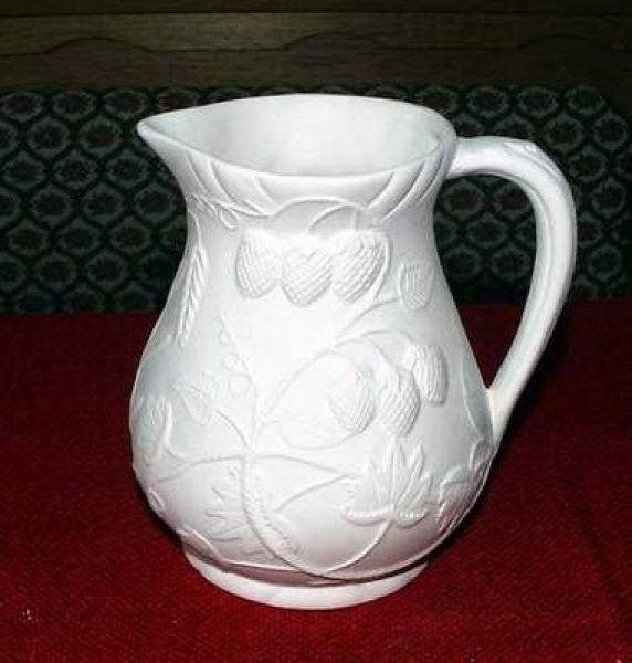 Krug mit Erdbeer-Motiv – Vase – 15,5 cm hoch – Schrühware