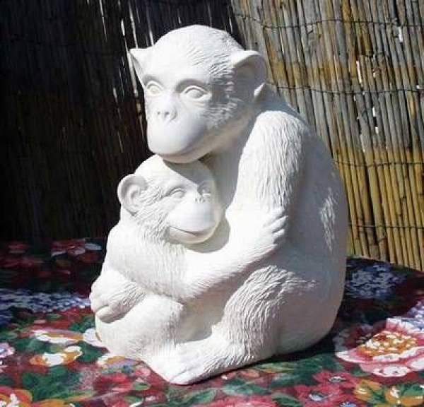Affe mit Jungem - groß - Schrühware