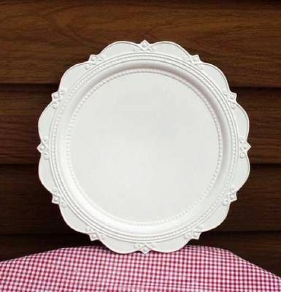 Teller – Wandteller mit Bogen-Zacken-Rand – 25 cm Ø – Schrühware