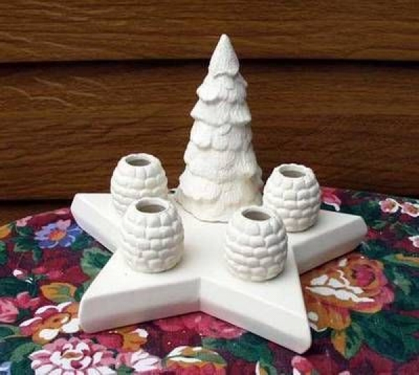 Stern-Kerzenständer mit 4 Kerzenhaltern und Baum - 22 cm Durchmesser - Schrühware