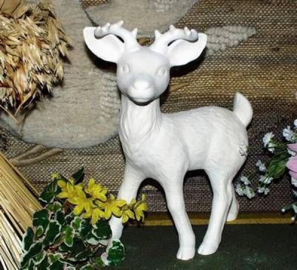Stehendes Hirschkalb mit Geweih – 33 cm hoch – Schrühware