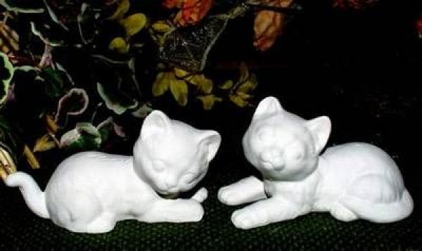 Liegende Kätzchen - 2er Set – je 10 cm - Schrühware