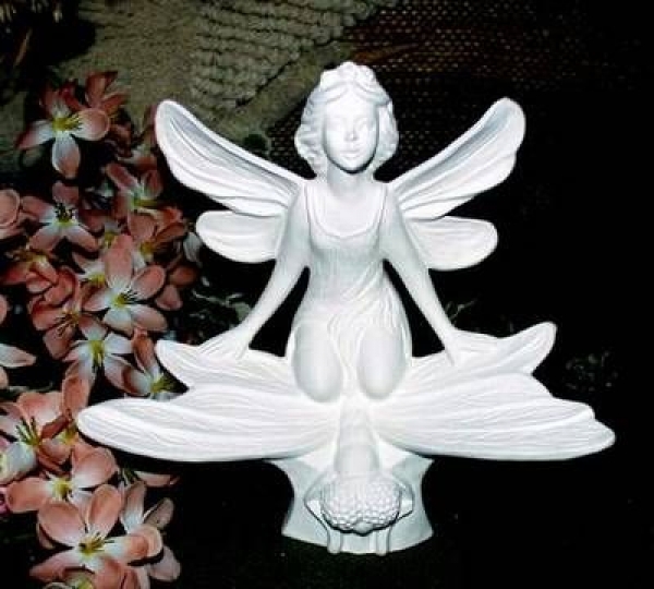 Elfe auf Libelle – 23 cm hoch – Schrühware
