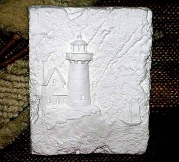 Wandkachel mit Leuchtturm – 23 x 15 cm – Schrühware