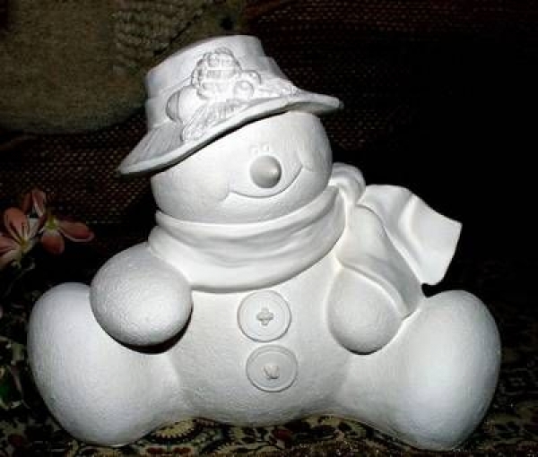 Sitzender Schneemann – 23 cm hoch - Schrühware