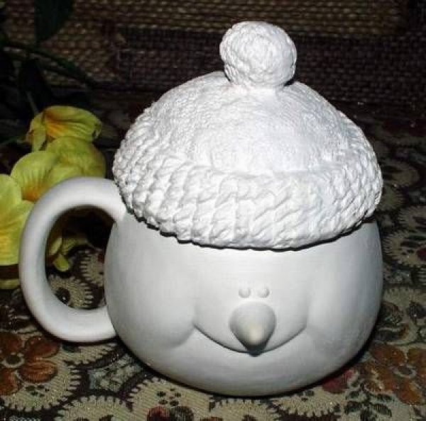 Schneemanntasse - Snuggles mit Deckel – 15 cm hoch - Schrühware Schneemanntasse - Snuggles mit Deckel – 15 cm hoch - Schrühware