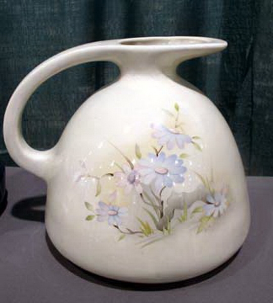 Vase  / Krug - bauchig mit Henkel – 15 cm hoch – Schrühware