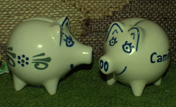 Sparschwein mit Stopfen – Ammerland - 10 x 8,5 x 8,5 cm – fester Name: Lena