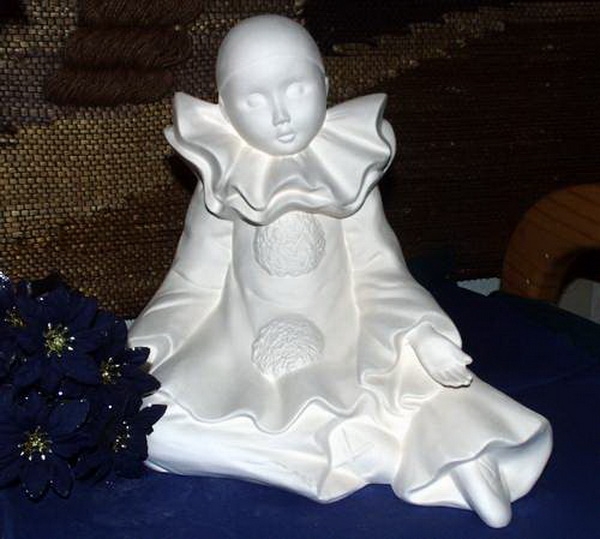 Pierrot – sitzend groß - 28 cm - Schrühware