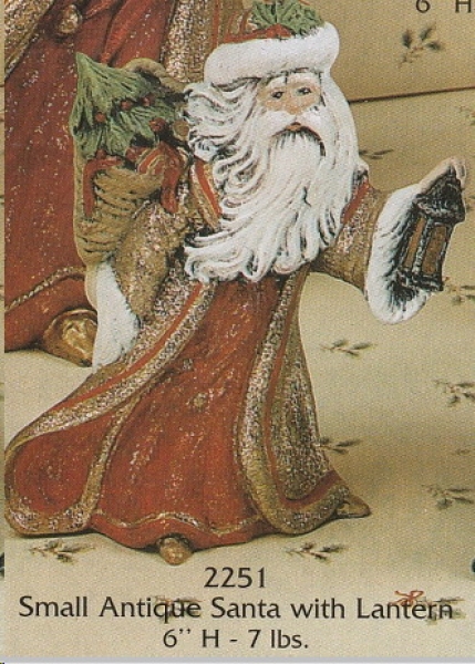 Santa mit Laterne – klein – Small Antique Santa with Lantern – 15 cm hoch– Schrühware