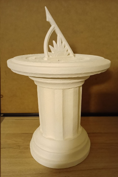 Sonnenuhr auf Säule – 39 cm hoch  – 26 cm Ø – Schrühware – Einzelstück – Sonderangebot