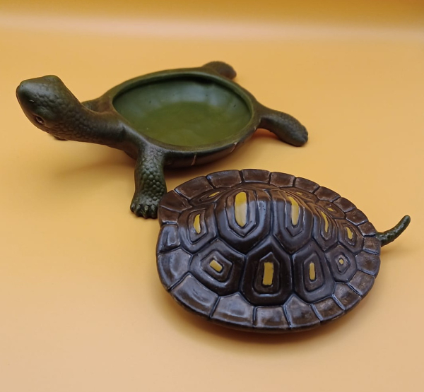 Schildkröten-Dose – 19 cm lang – Handarbeit aus Keramik – Unikat – zur Aufbewahrung von Schmuck etc.