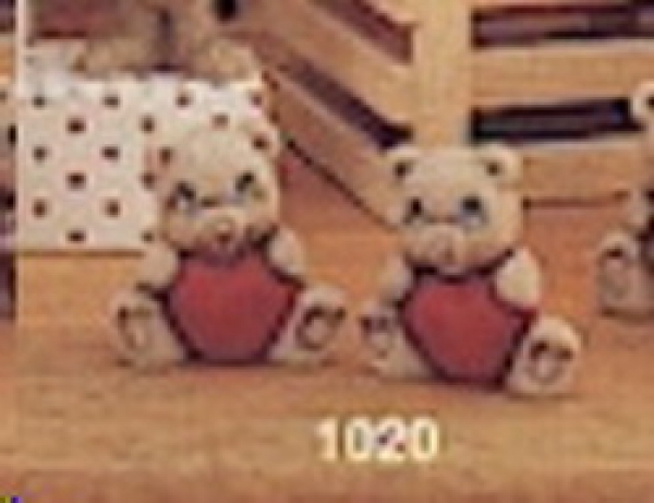Kleines sitzende Herz-Teddy-Paar – je 7,5 cm hoch – Schrühware