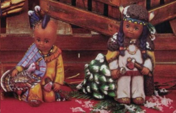 Indianerkinder im 2er-​Set – Juli und August – bis 11,5 cm hoch – Schrühware