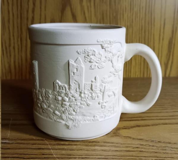 Mystik-Tasse – Becher mit Zauberer-Motiv – 9 cm hoch – 8 cm Ø  – Schrühware