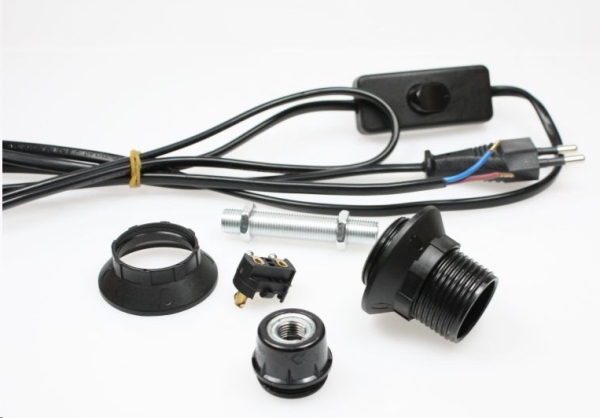 Kabel mit Schalter, Fassung und Gewinde – E14 – schwarz – nicht montiert