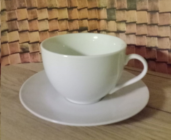 Jumbotasse mit Untertasse aus Porzellan zum Selbstgestalten – Maße siehe Artikelbeschreibung Jumbotasse mit Untertasse aus Porzellan zum Selbstgestalten – Maße siehe Artikelbeschreibung